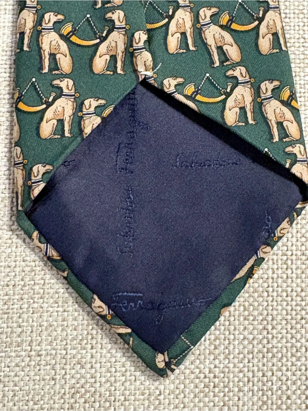 Salvatore Ferragamo Silk Tie Hunting Dogs Horn Green Made Italy